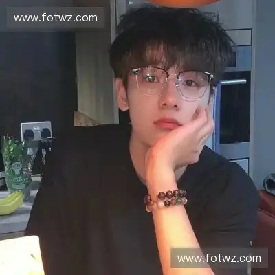万瑛羚